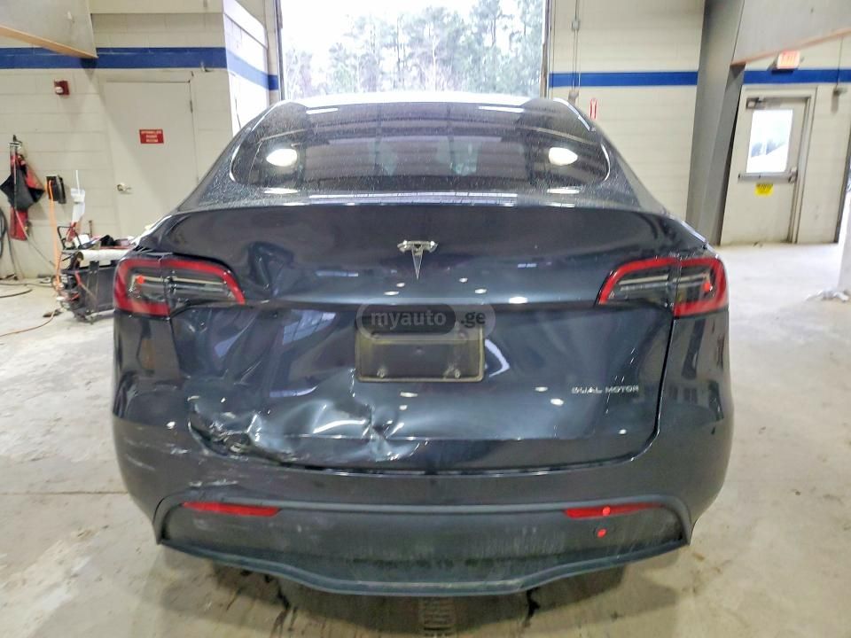 Tesla Model Y - фото 3