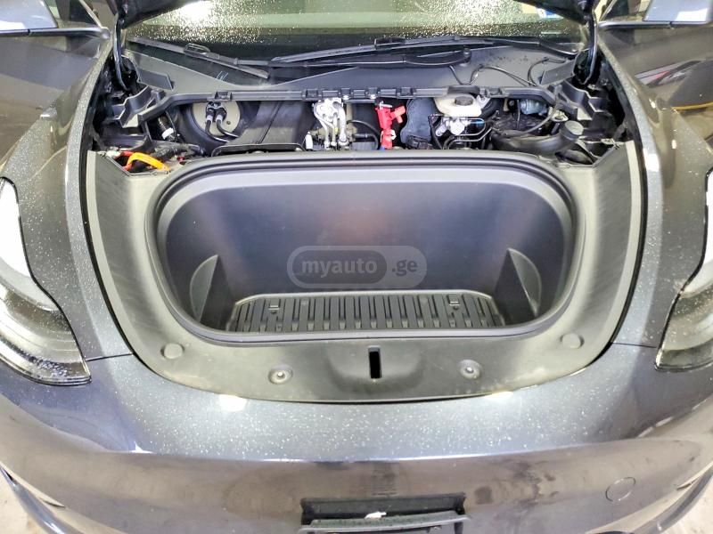 Tesla Model Y - фото 4