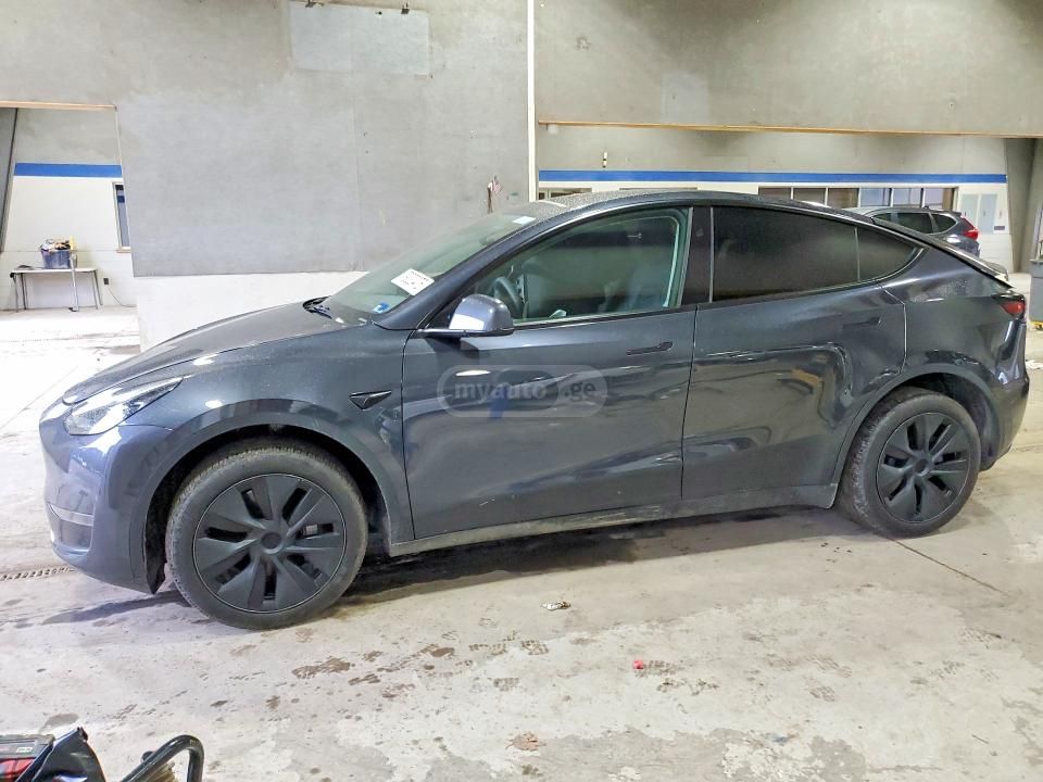 Tesla Model Y - фото 7