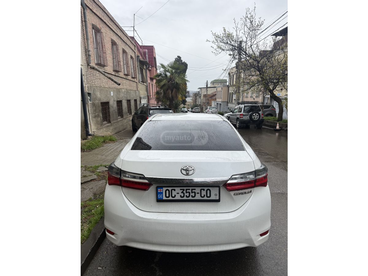 Toyota Corolla - фото 2