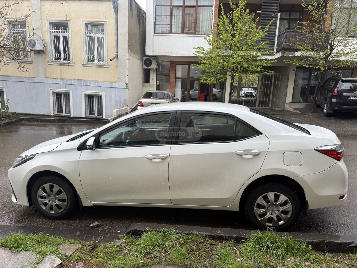 Toyota Corolla - фото 3