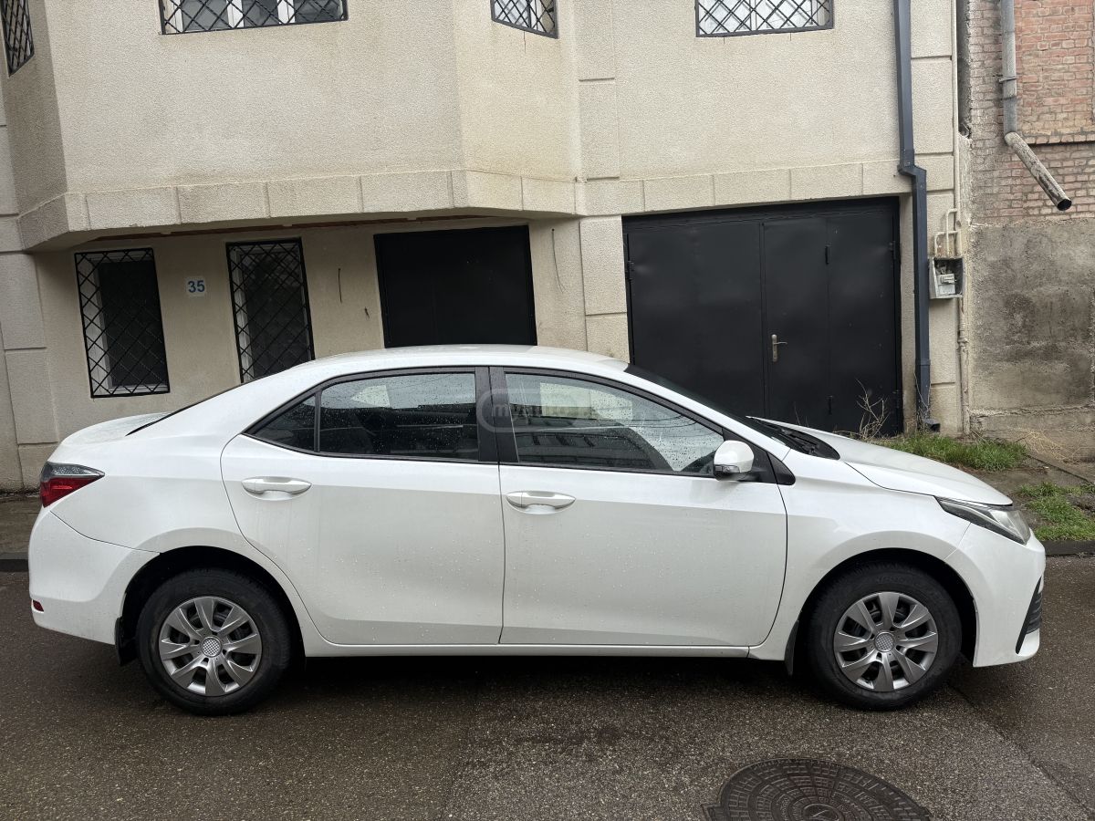 Toyota Corolla - фото 4