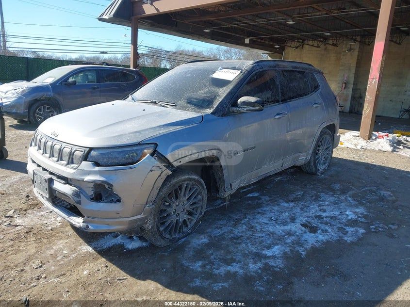 Jeep Latitude Lux 4dr 4x4 Automatic — миниатюра 2