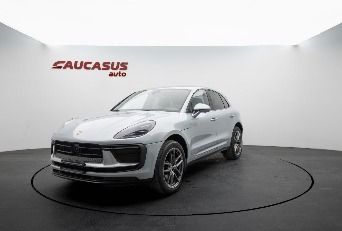 Porsche Macan - фото 1