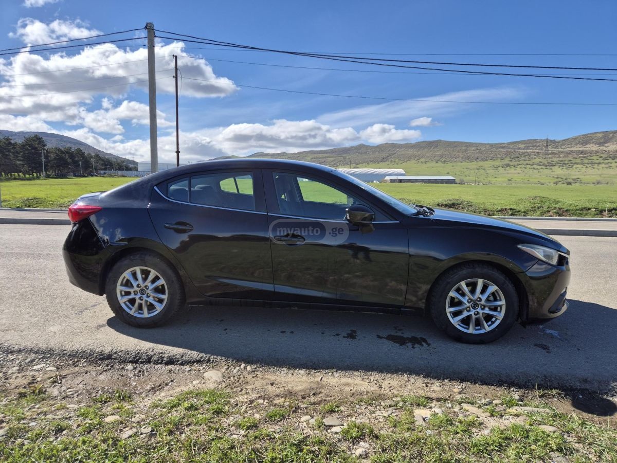 Mazda Mazda 3 - фото 3
