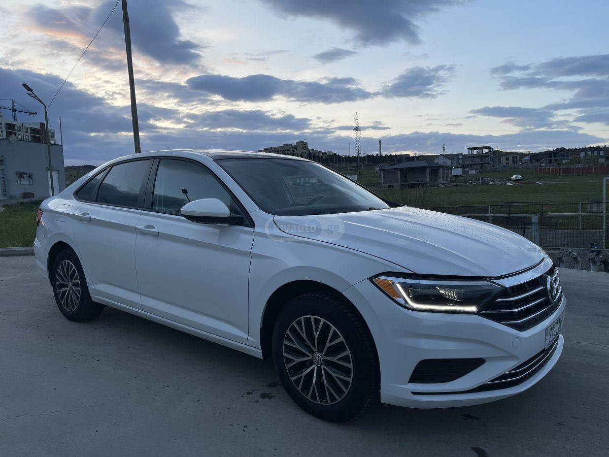 Volkswagen Jetta - фото 1