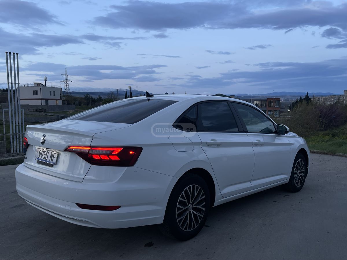 Volkswagen Jetta - фото 3