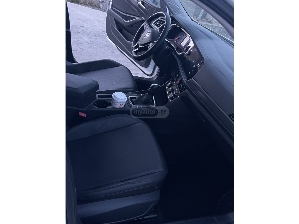 Volkswagen Jetta - фото 6