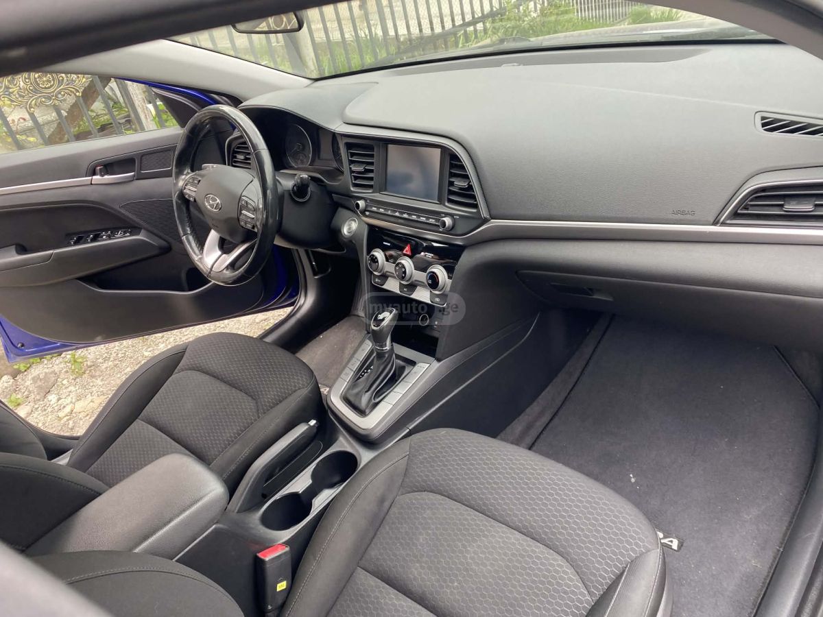 Hyundai Elantra - фото 5