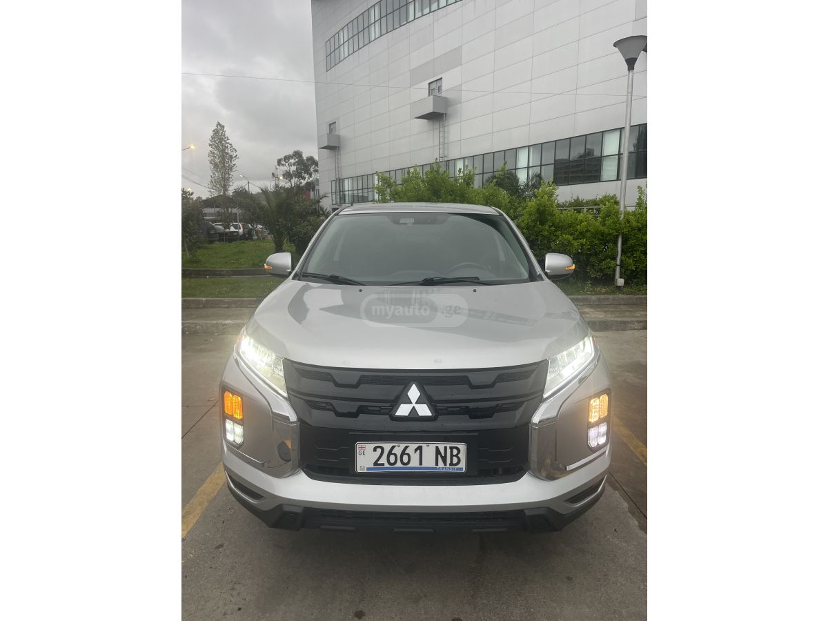 Mitsubishi Outlander Sport - фото 1