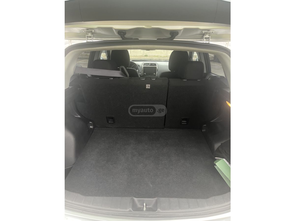 Mitsubishi Outlander Sport - фото 9