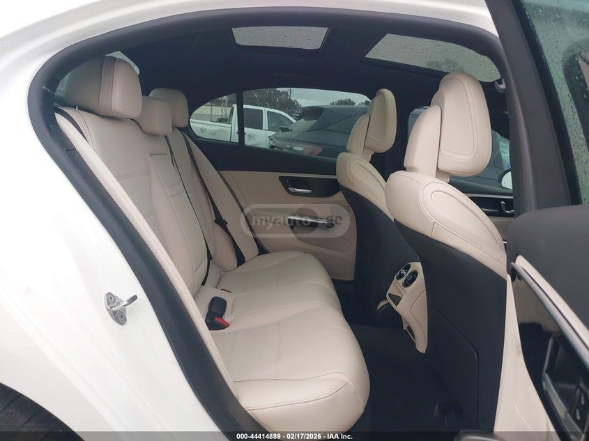 Mercedes-Benz C 300 SEDAN 2023 — миниатюра 5