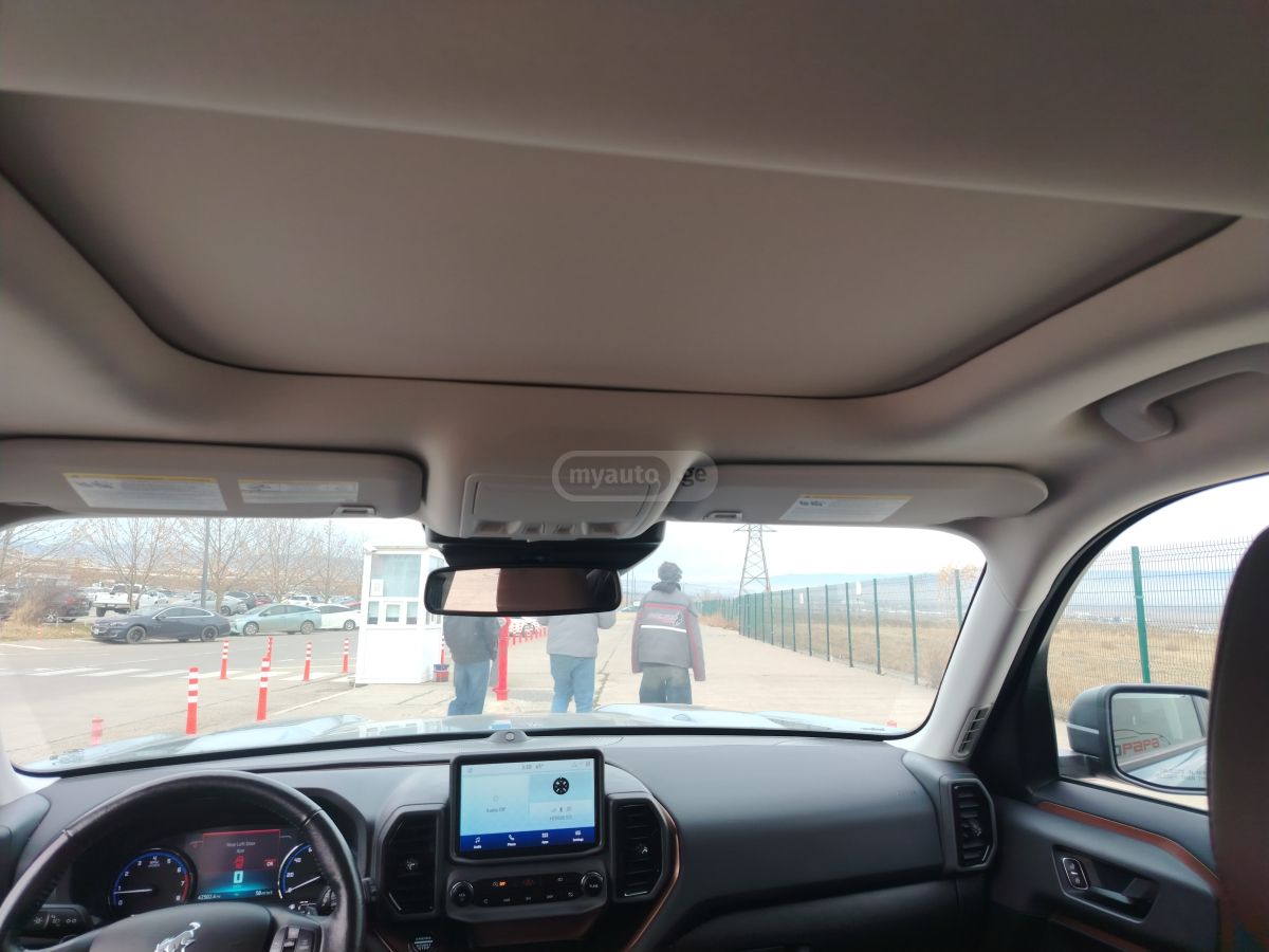 Ford Badlands 4dr 4x4 Automatic — миниатюра 10