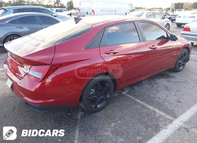 Hyundai Elantra - фото 4