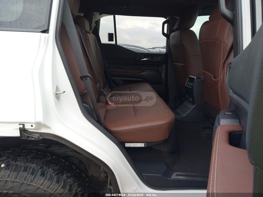 Toyota Land Cruiser - фото 7