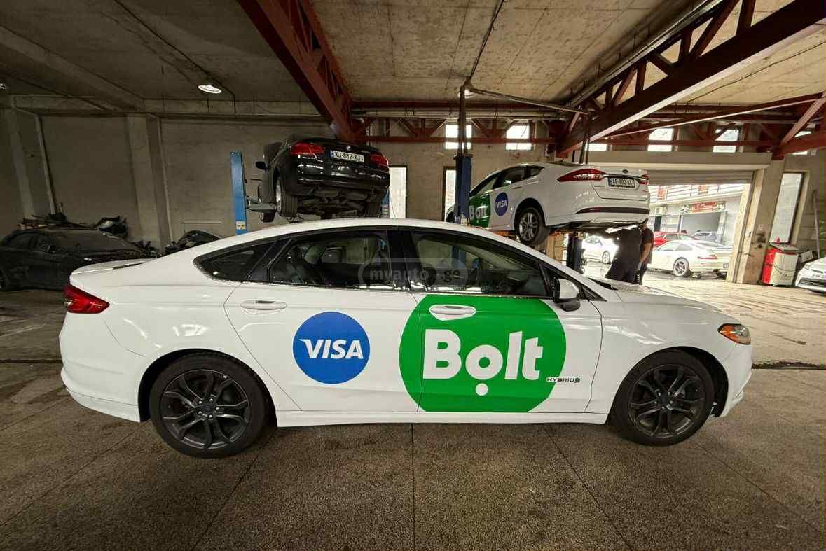 FordFusion2020