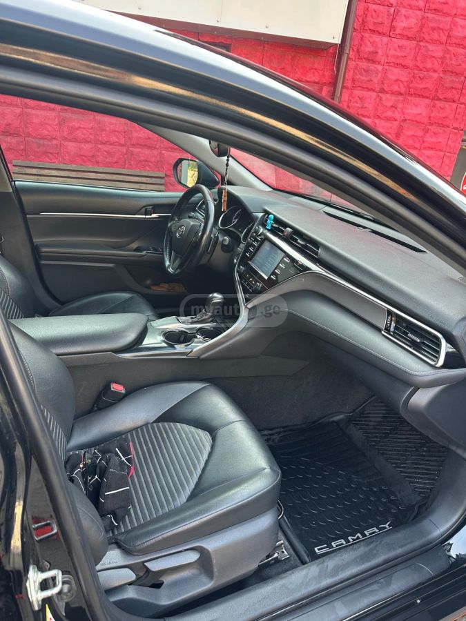 Toyota Camry - фото 5