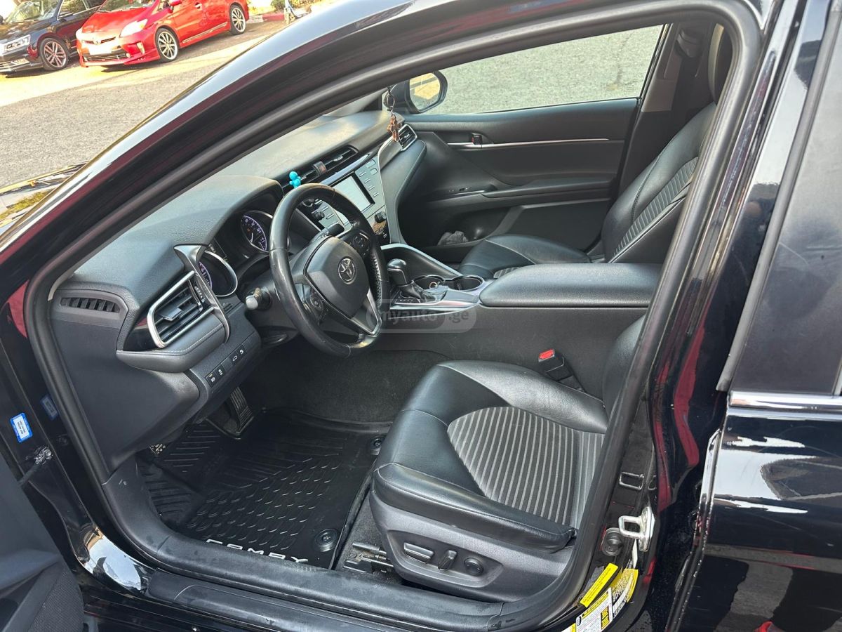 Toyota Camry - фото 9