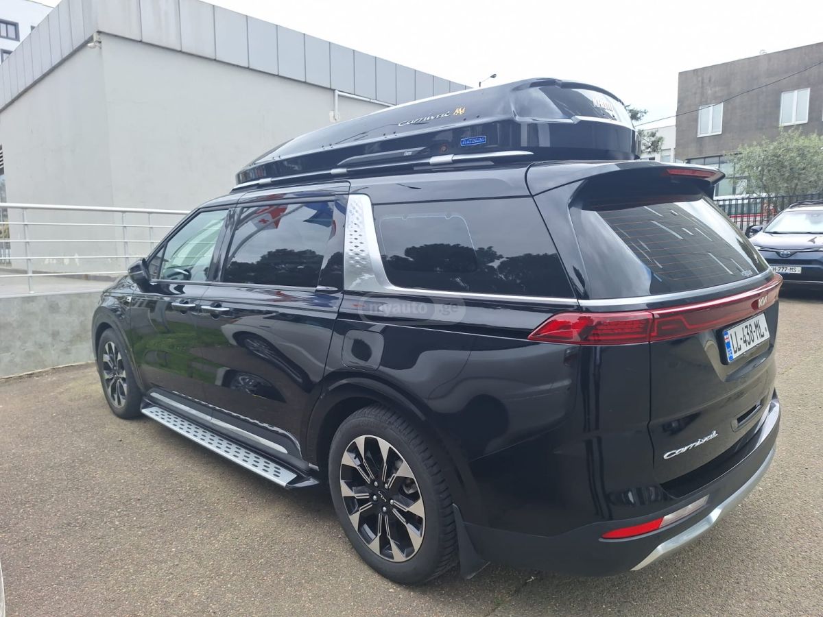Kia Carnival - фото 1