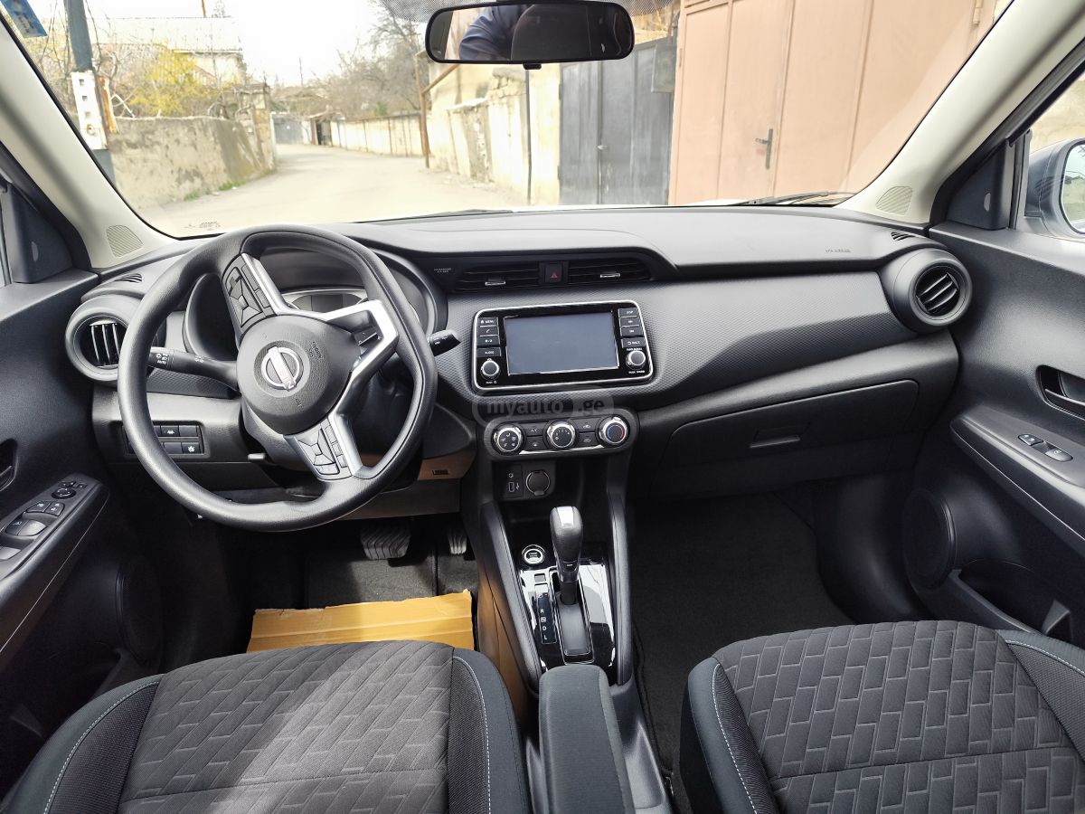 Nissan S 4dr Front-Wheel Drive CVT — миниатюра 4