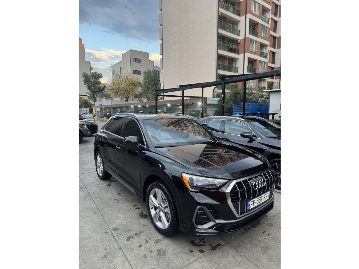 Audi Q3 - фото 10