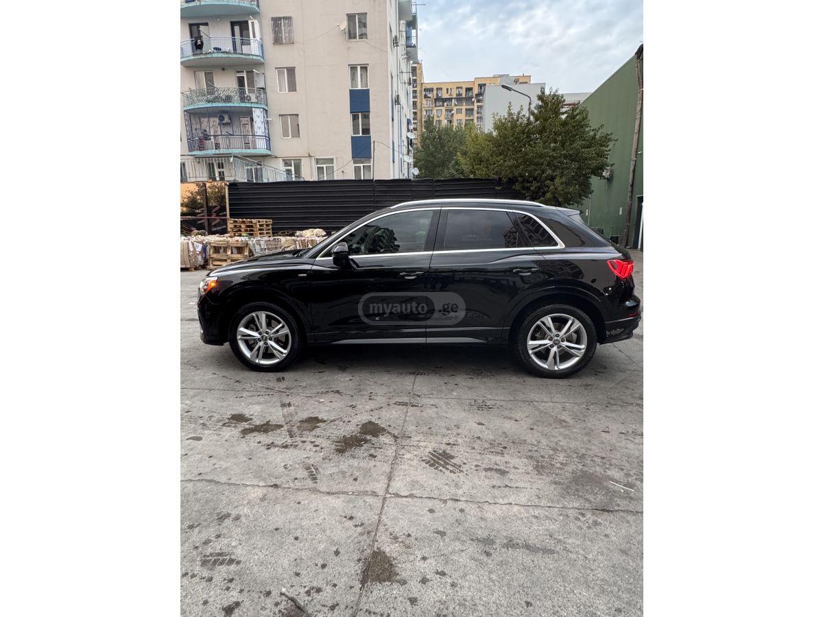 Audi Q3 - фото 5