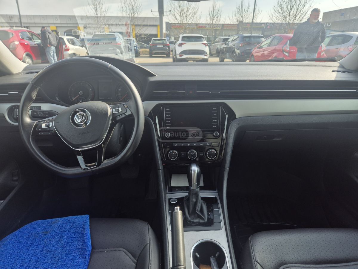 Volkswagen Passat - фото 7