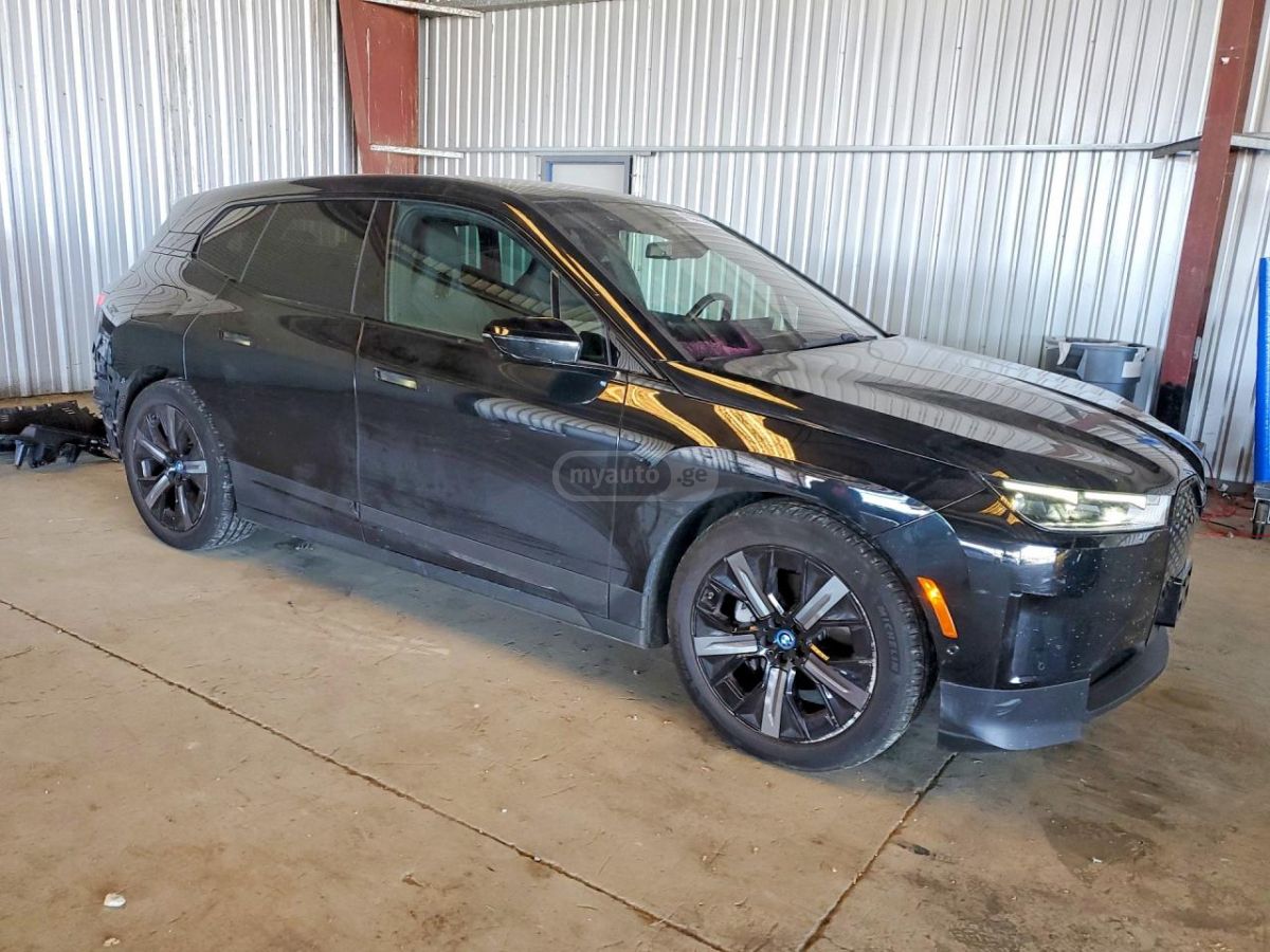 BMW iX - фото 4