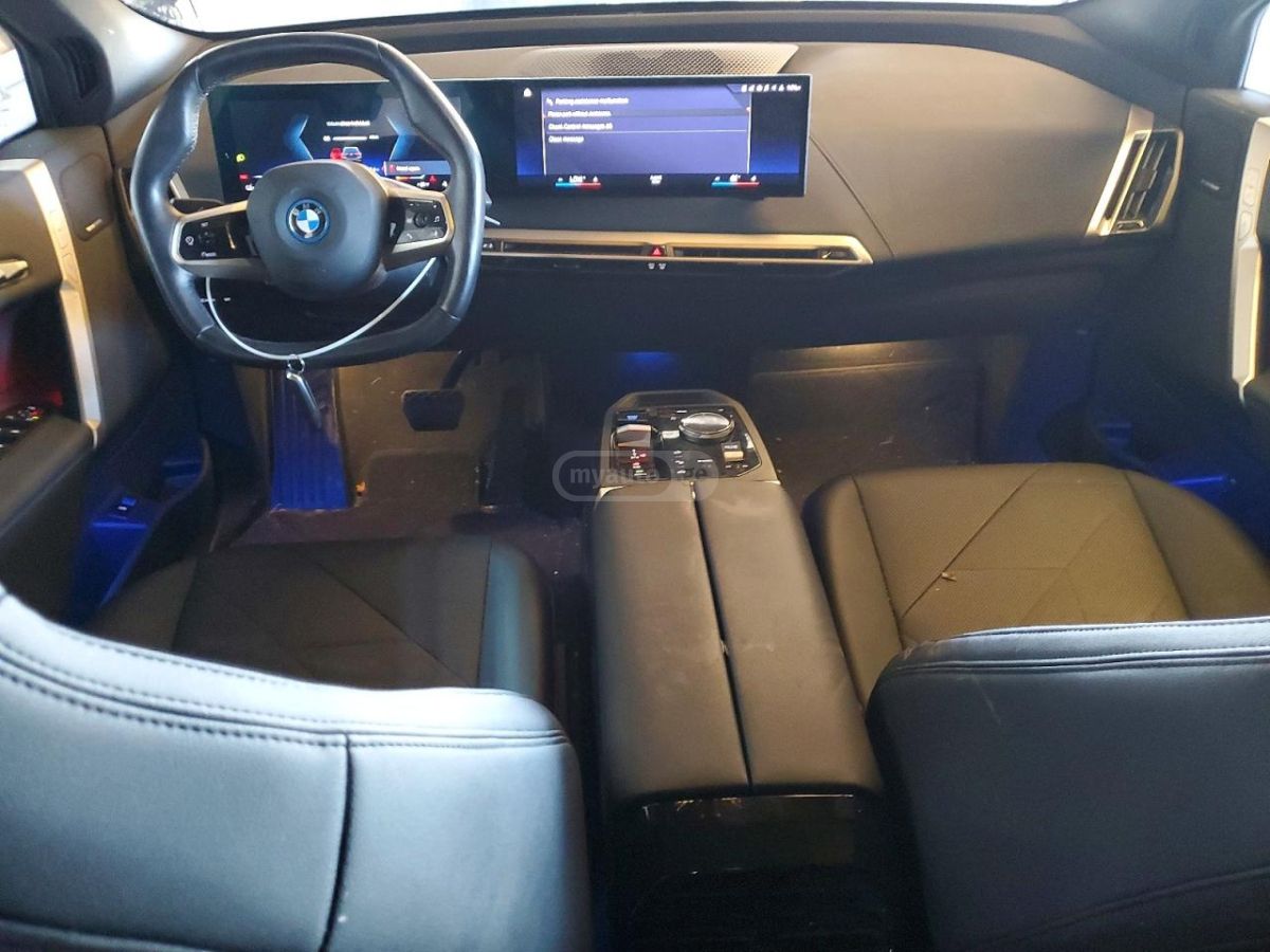 BMW iX - фото 6