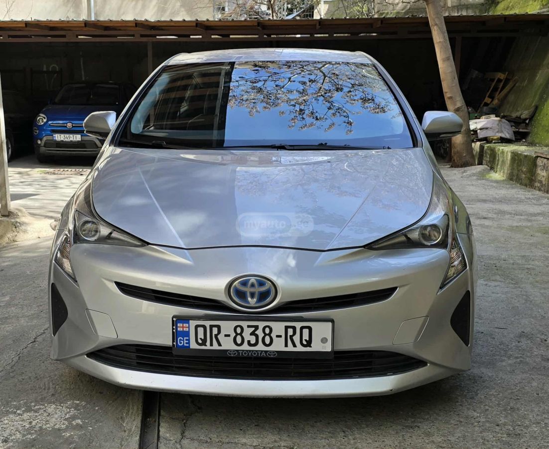 Toyota Prius - фото 1