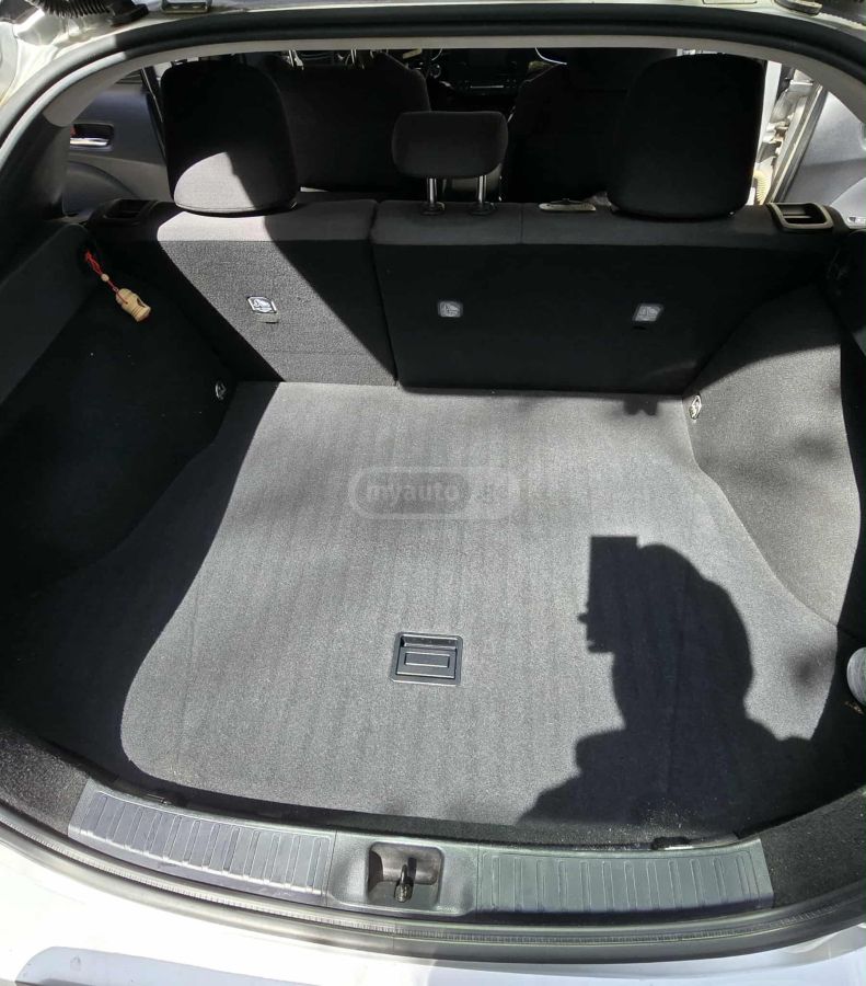 Toyota Prius - фото 14