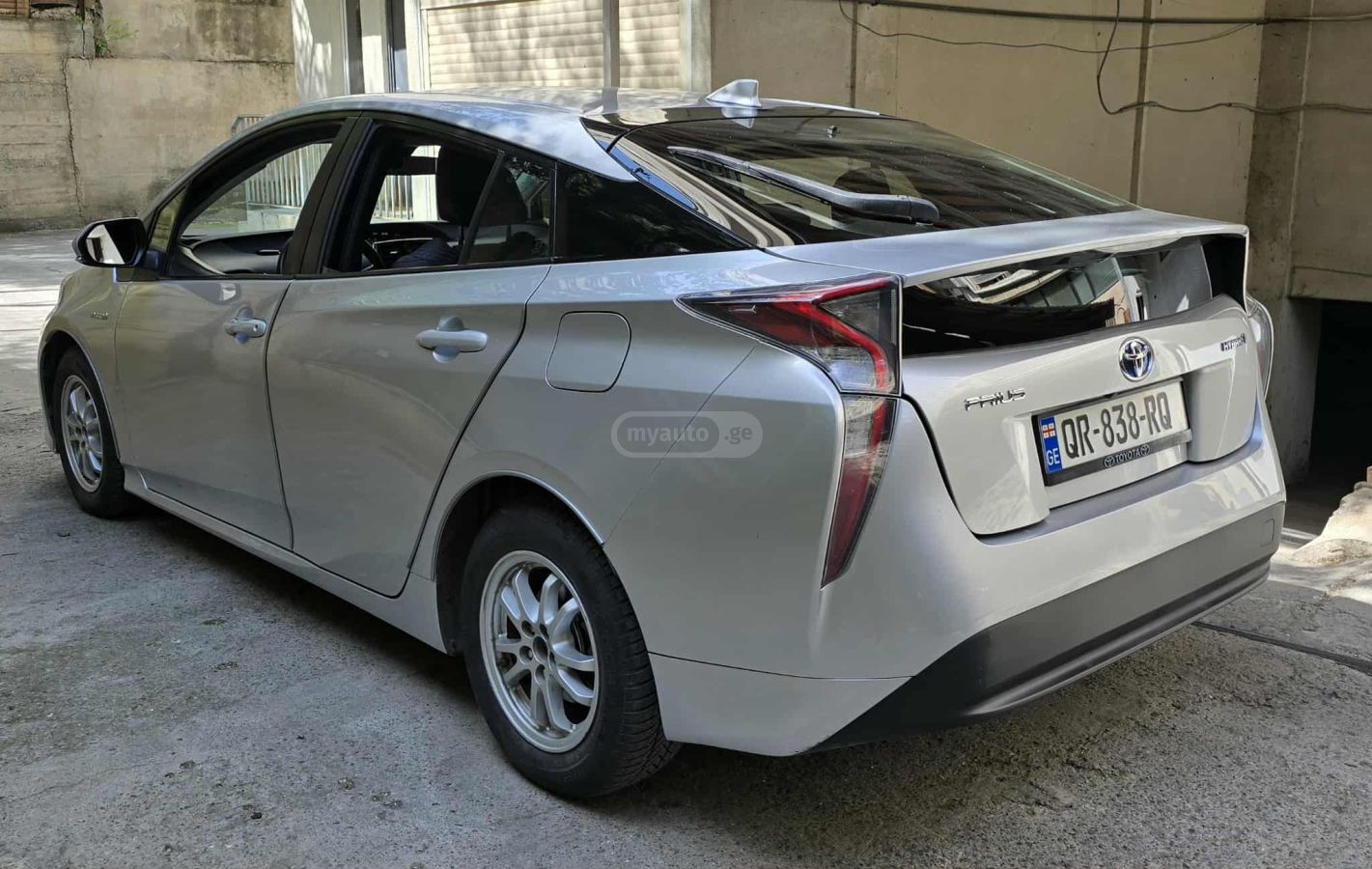 Toyota Prius - фото 3