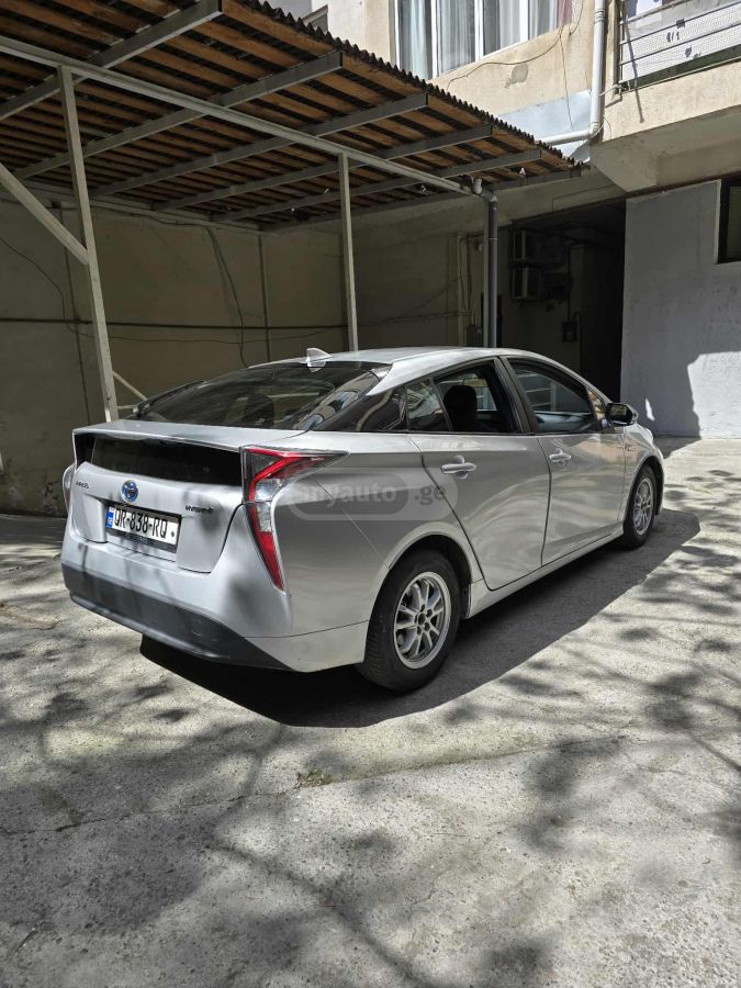 Toyota Prius - фото 4