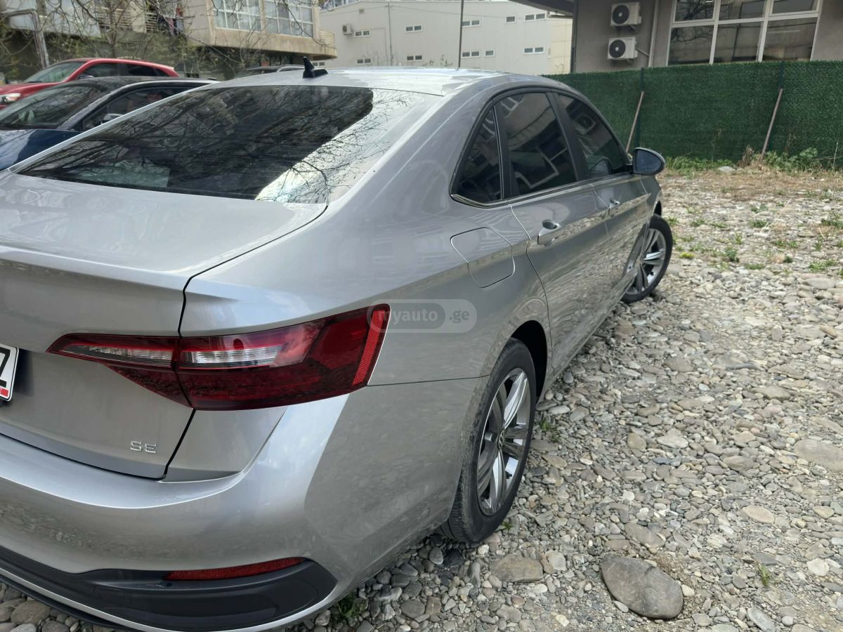 Volkswagen Jetta - фото 2