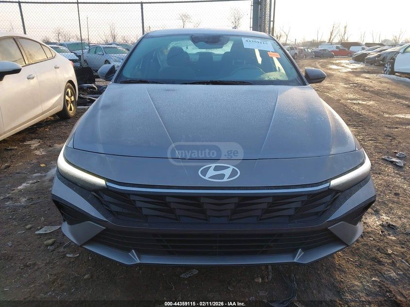 Hyundai Elantra 2025 — миниатюра 10
