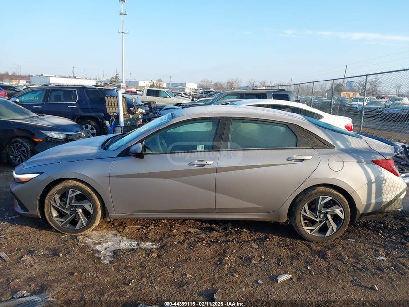 Hyundai Elantra 2025 — миниатюра 12