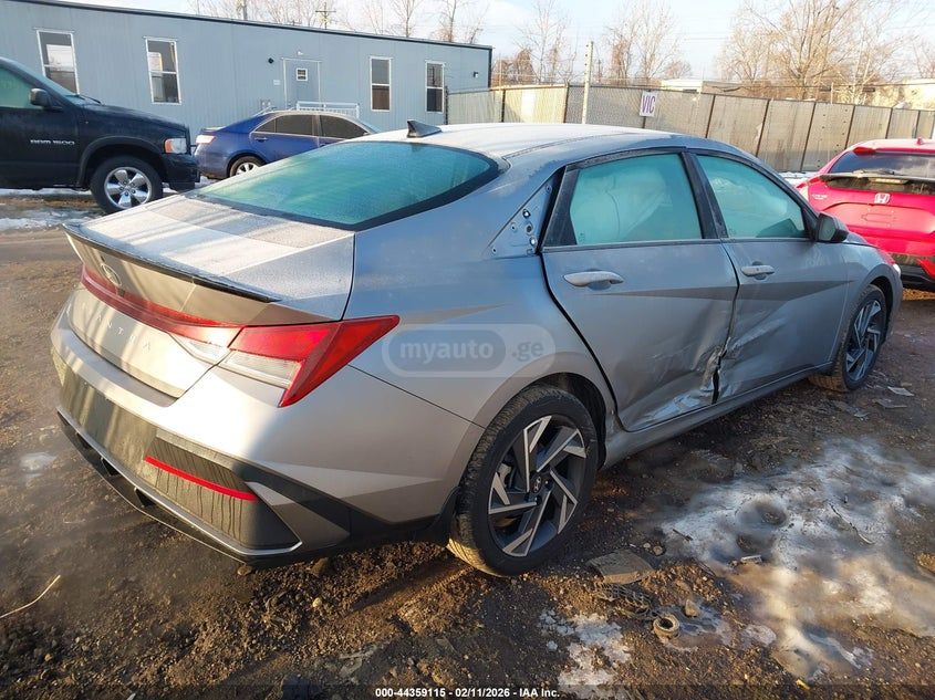 Hyundai Elantra 2025 — миниатюра 4