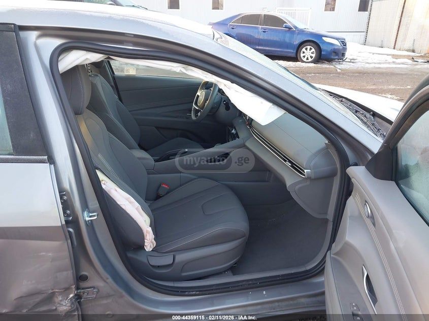 Hyundai Elantra 2025 — миниатюра 5