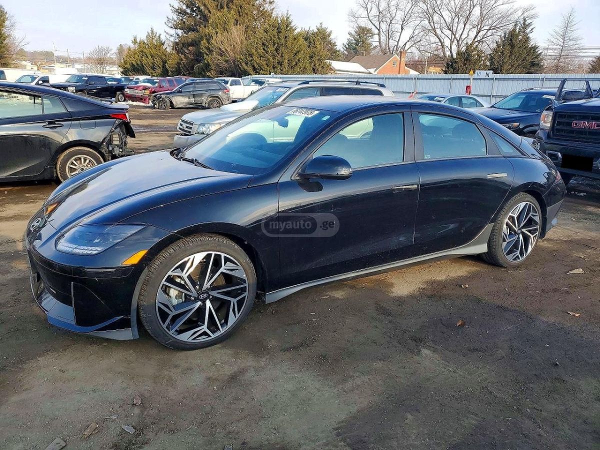 Hyundai Ioniq 6 - фото 1