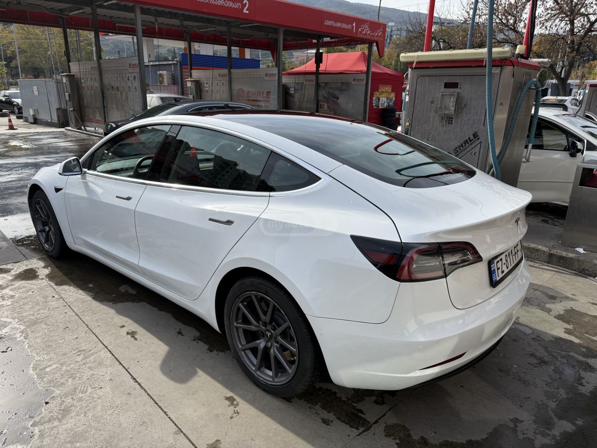 Tesla 2020 Tesla Model 3 Long range — миниатюра 10