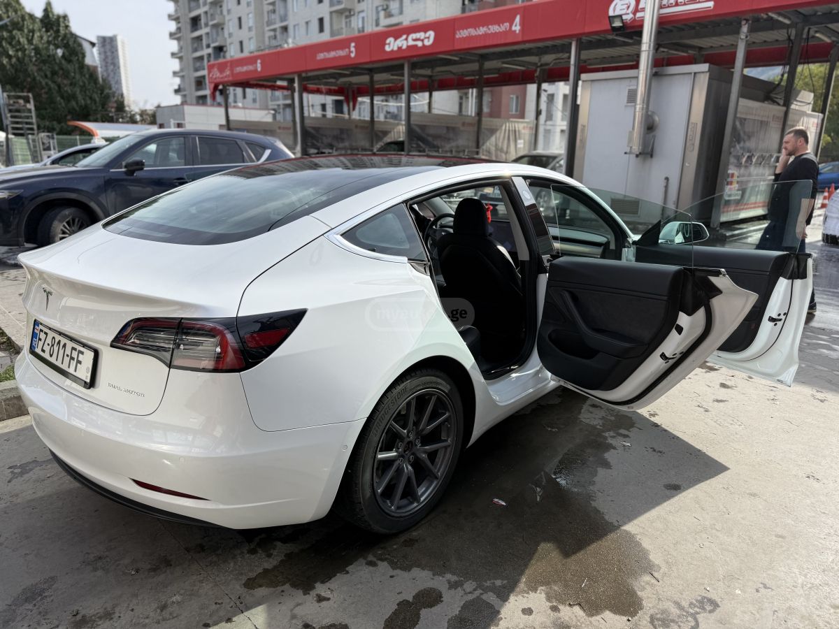 Tesla 2020 Tesla Model 3 Long range — миниатюра 11