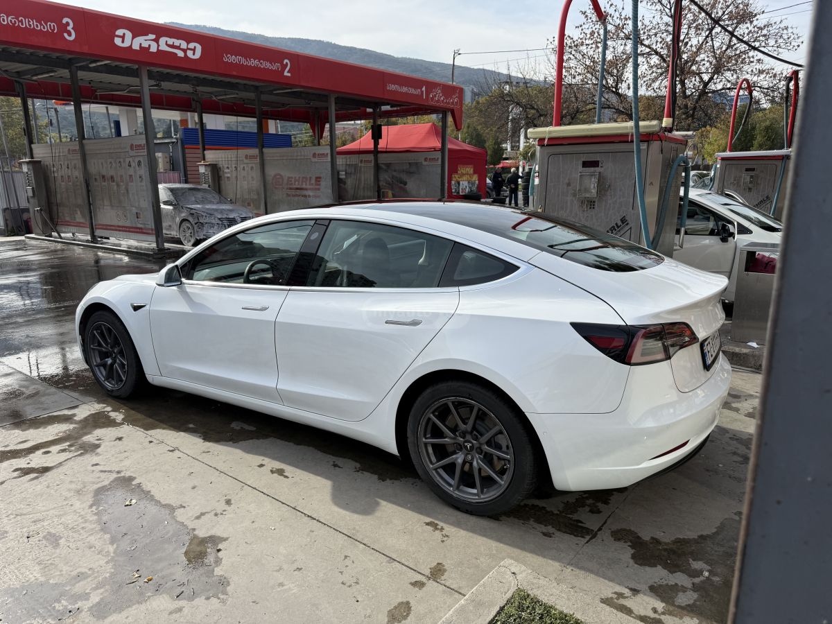 Tesla 2020 Tesla Model 3 Long range — миниатюра 12