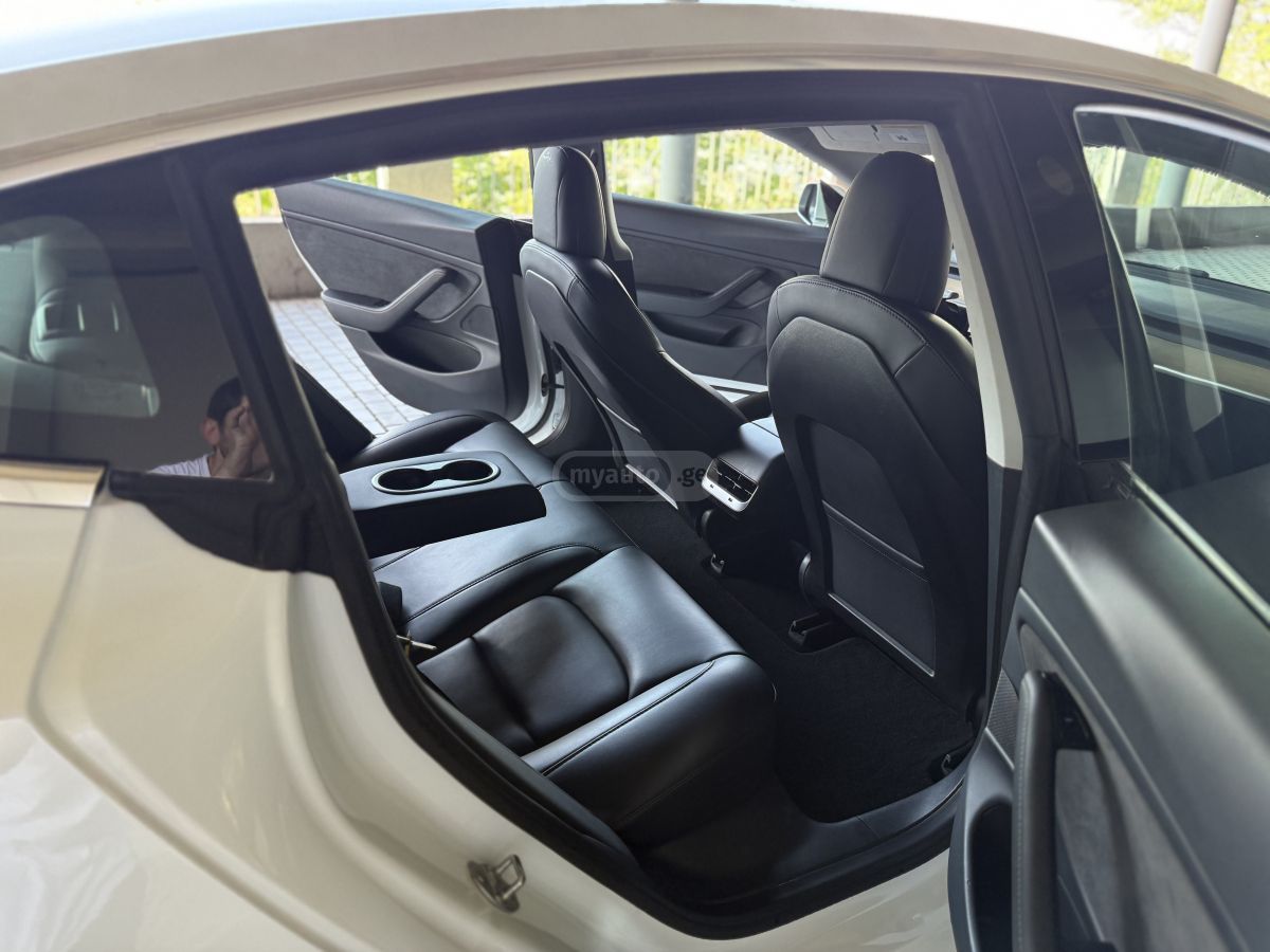 Tesla 2020 Tesla Model 3 Long range — миниатюра 13