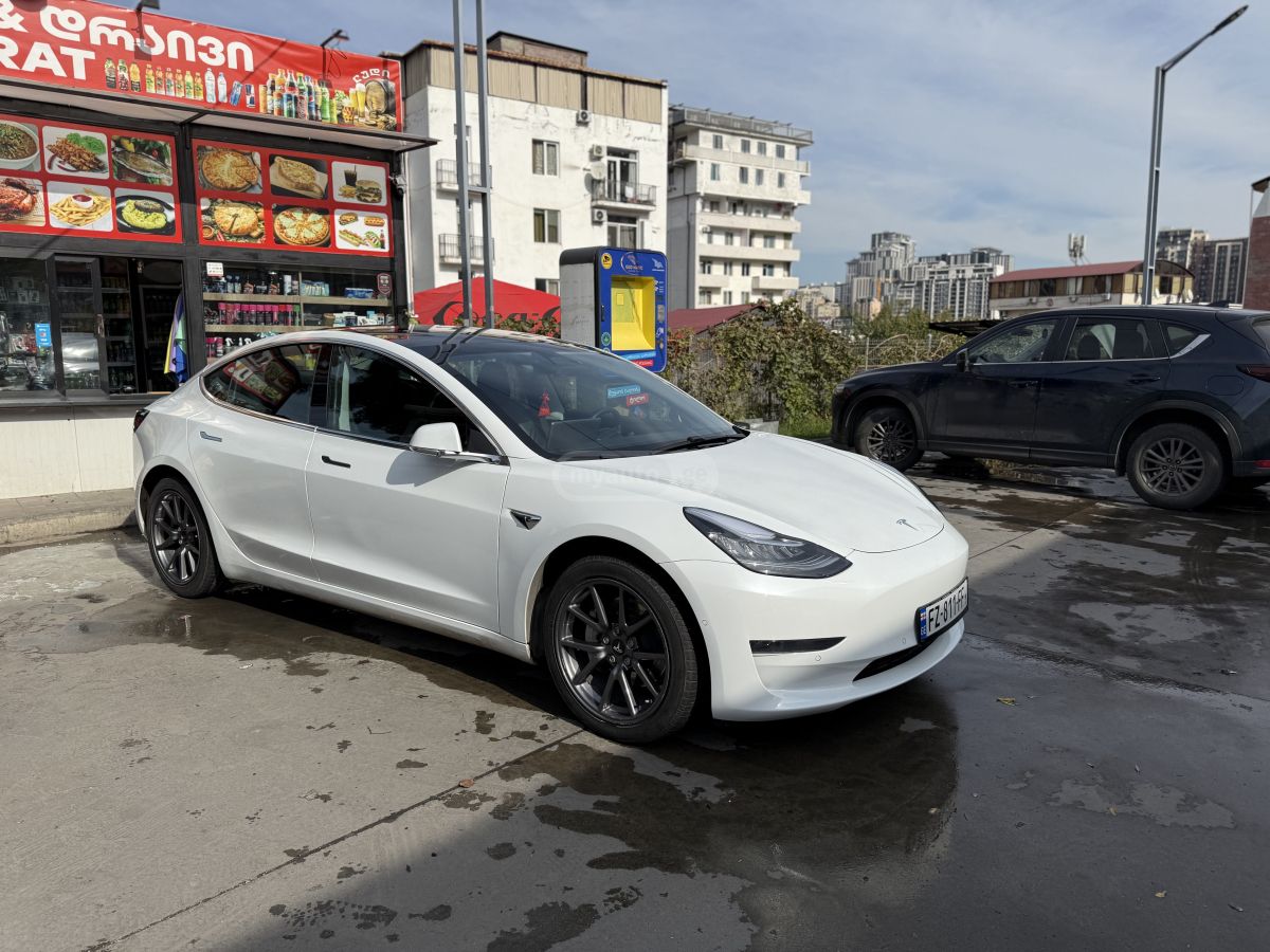Tesla 2020 Tesla Model 3 Long range — миниатюра 8