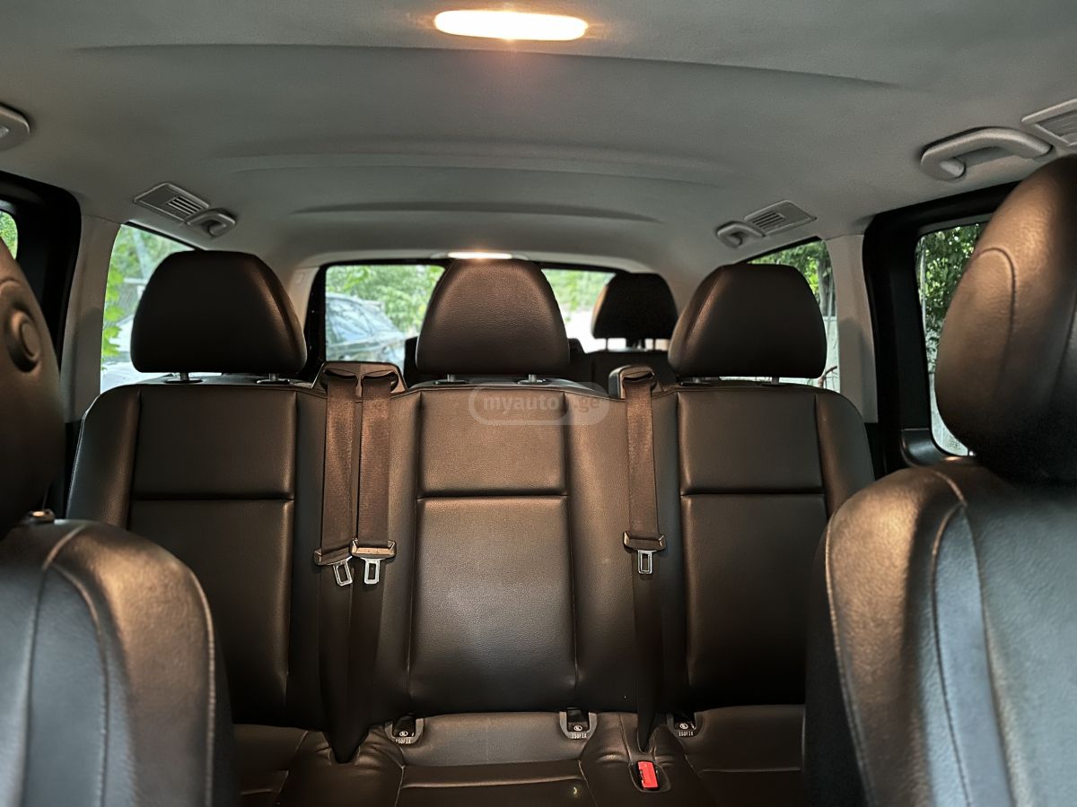 Mercedes-Benz Metris Passenger Van - фото 11