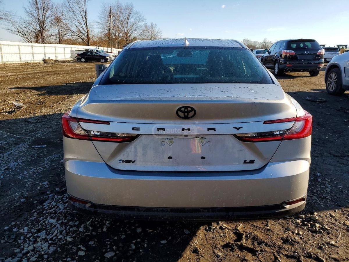 Toyota Camry - фото 4