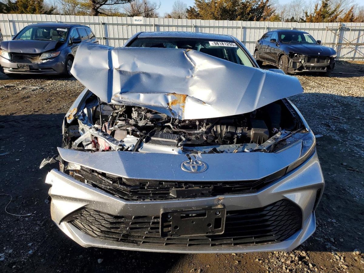 Toyota Camry - фото 5