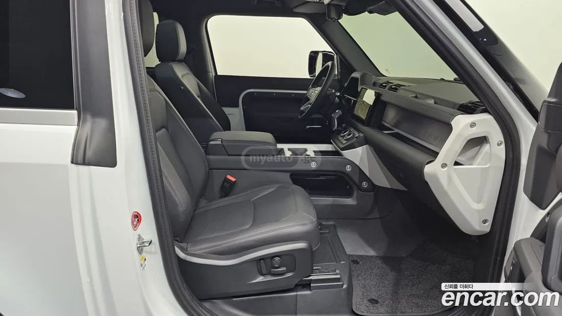 Land Rover Defender 90 2025 — миниатюра 3