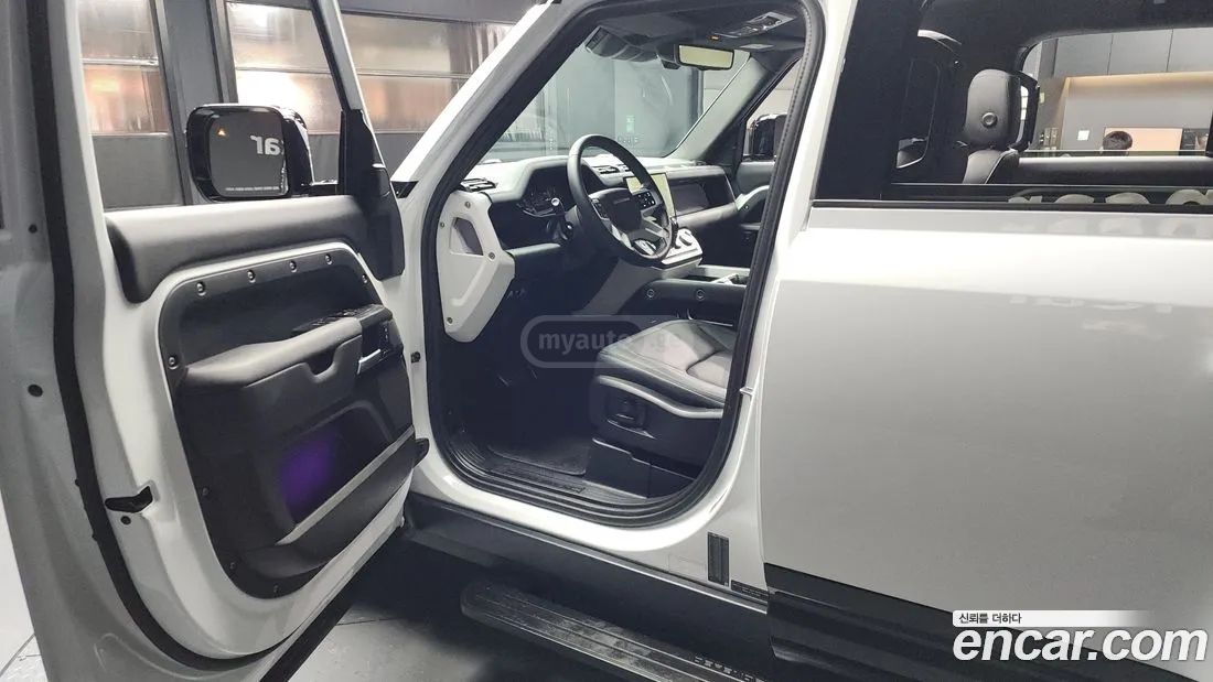 Land Rover Defender 90 2025 — миниатюра 10