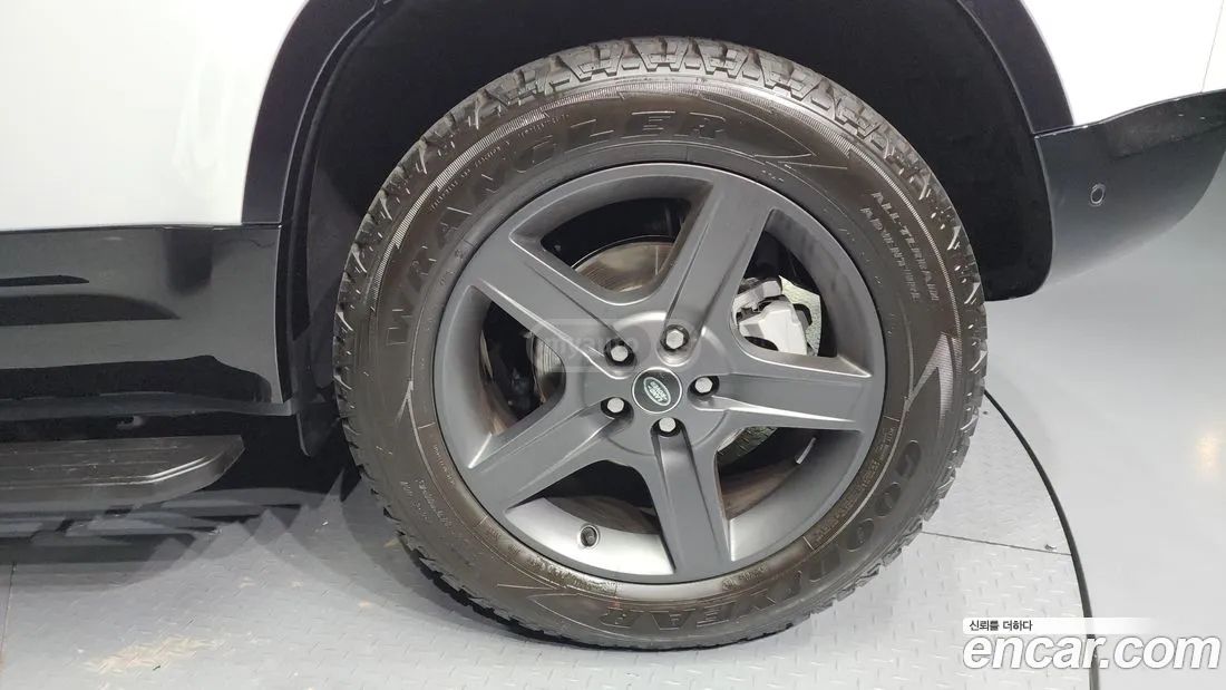 Land Rover Defender 90 2025 — миниатюра 5